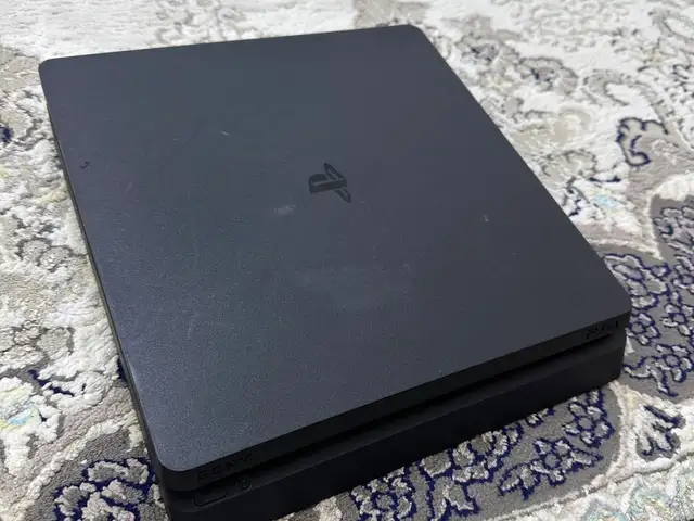 Игровая приставка PlayStation 4 Slim 500gb + 2 геймпада и 2 игры, Душанбе