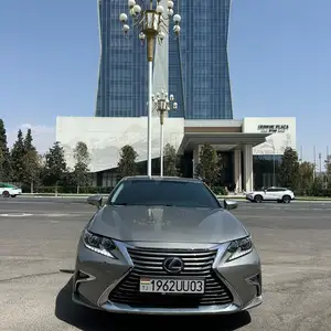 Lexus ES series