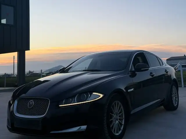 Боковое зеркало Jaguar, Худжанд