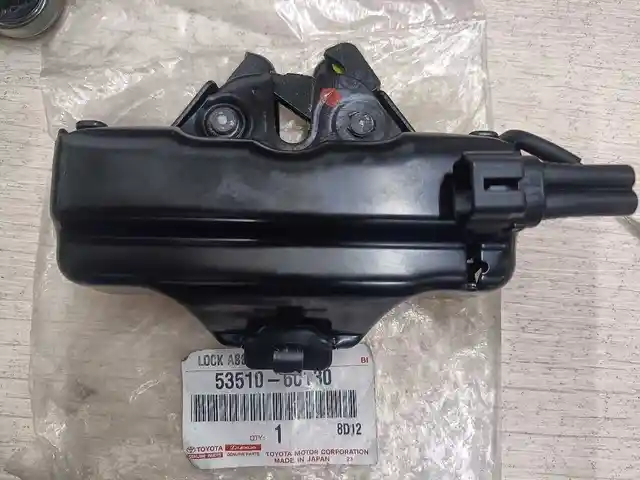 Замок капота от Toyota Land Cruiser 100, Душанбе
