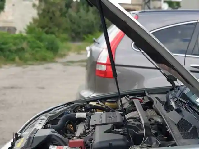 Амортизаторы капота Toyota Camry 4, Душанбе