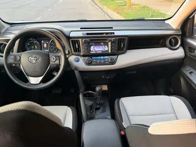 Toyota RAV 4, 2017, Душанбе - 9