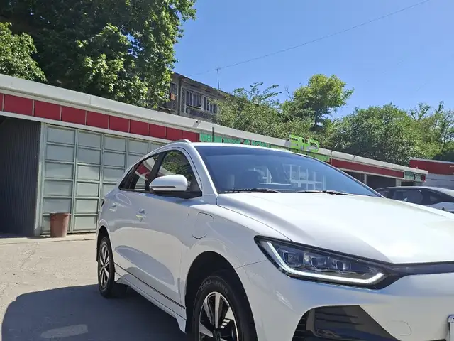 BYD E2