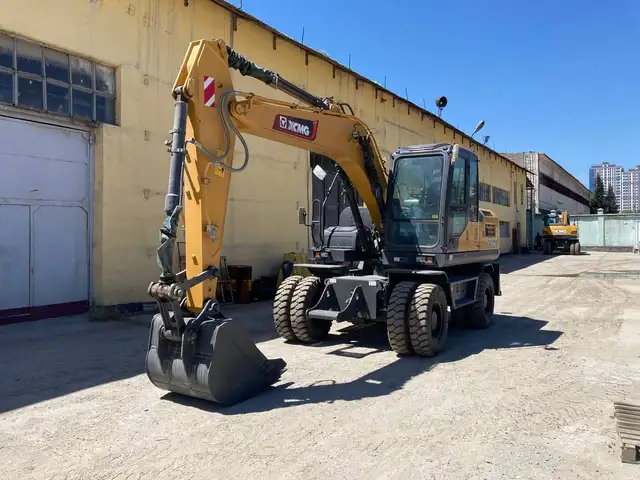 Колесный экскаватор XCMG XE150WD 0.7куб, Душанбе