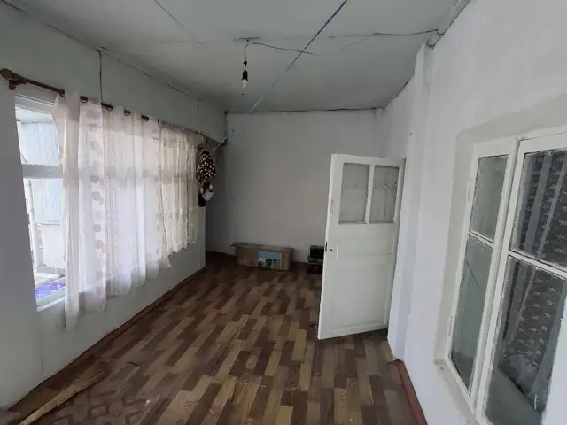 Комната в 1-комн. квартире, 1 этаж, 50 м², на против мединиститут, Душанбе