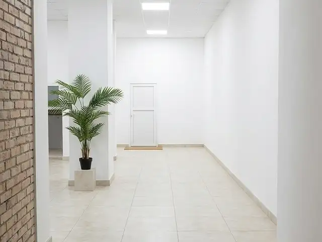 Помещение под свободное назначение, 130м², ул. Сомониён, центр, Ваҳдат