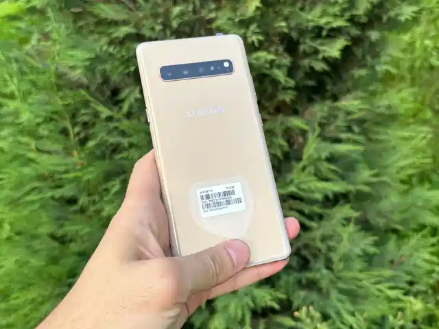 Samsung Galaxy S10 Plus 5G 512gb Gold, Душанбе - 3