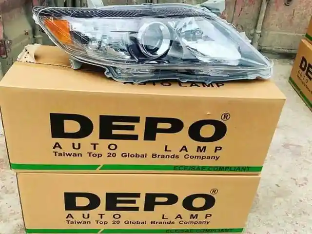 Передние фары se на Toyota Camry 2 depo, Душанбе