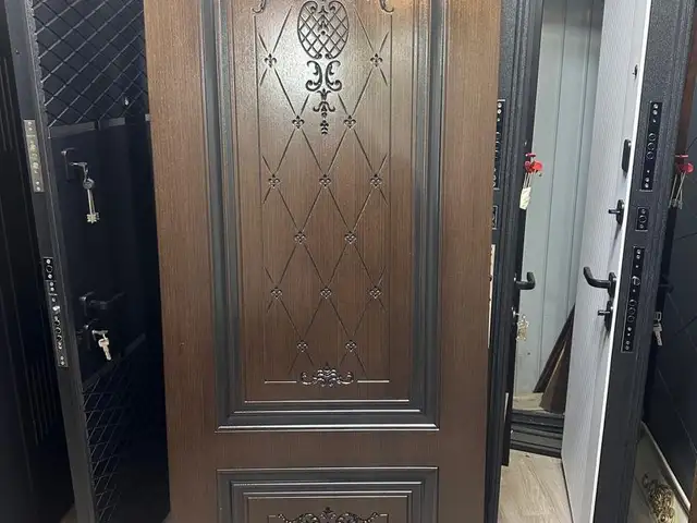 Дверь, Душанбе