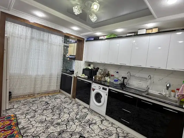 3-комн. квартира, 1 этаж, 80 м², 19 мкр, Худжанд