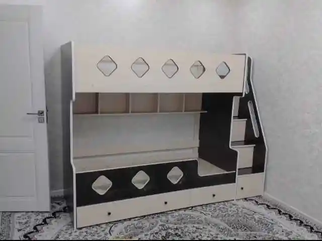 Двухъярусная кровать, Душанбе