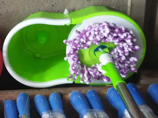Швабра и ведро, Душанбе