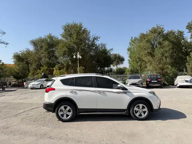 Toyota RAV 4, 2014, Душанбе - 3