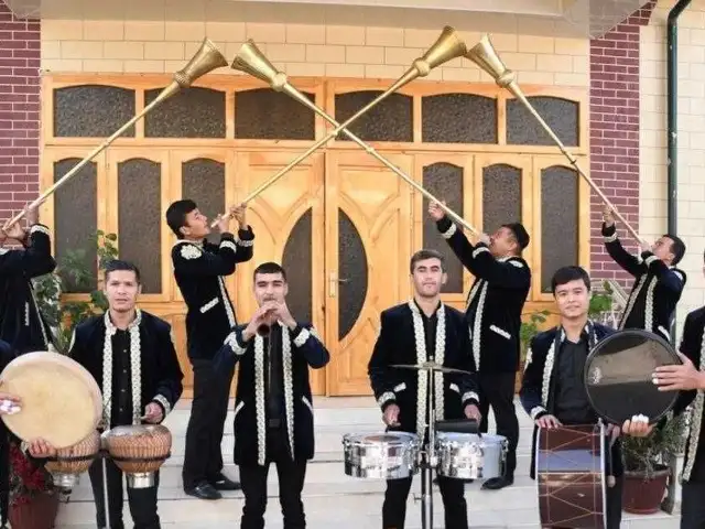 Карнай ва сурнай барои туй / Карнайчи на свадьбу, Хуҷанд