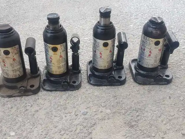 Домкрат от Hyundai Рorter, Худжанд