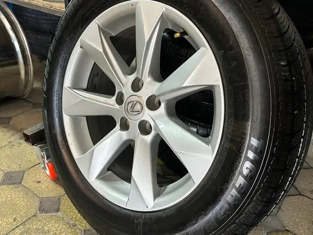 Шины и диски R18 на Lexus Rx 350, Душанбе