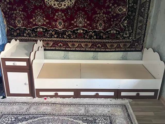 Кровать с тумбой, Душанбе