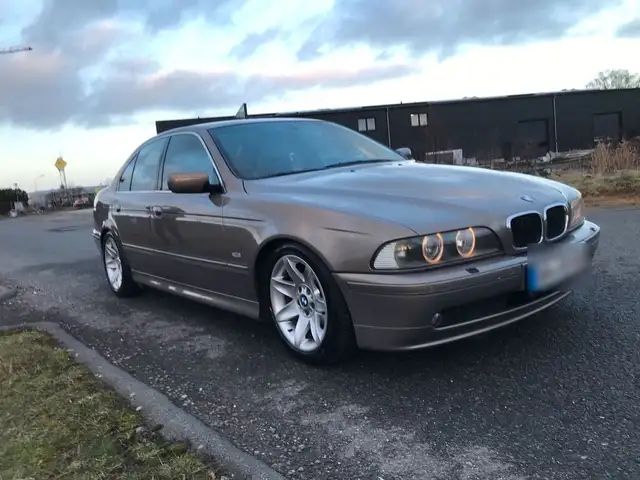 Капот BMW 5, Худжанд