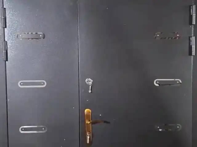 Дверь, Душанбе