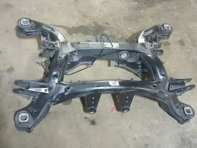 Задний подрамник BMW, Худжанд