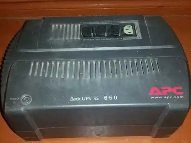 Источник бесперебойного питания UPS RS 650, Душанбе