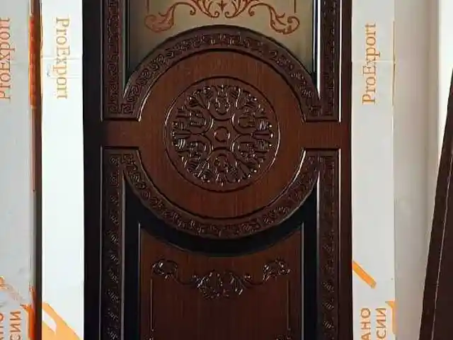 Стеклянная дверь, Душанбе