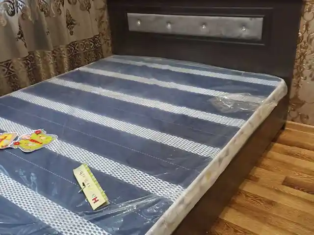 Двуспальная кровать, Душанбе