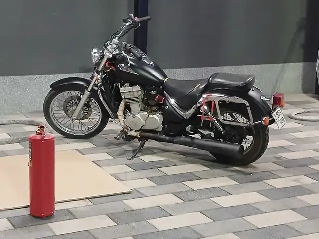Мотоцикл Suzuki 650, Хуҷанд