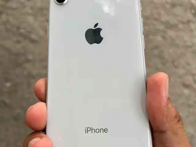 Apple iPhone 8, 64 gb, Silver, Худжанд