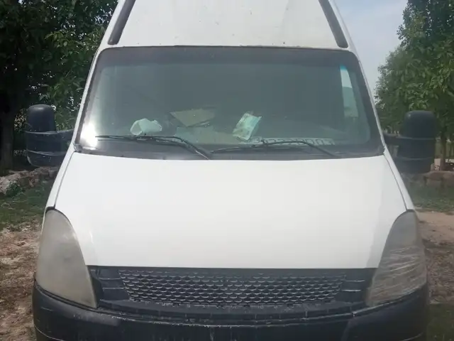 Фургон IVECO Daily, 2011, Мастчоҳ