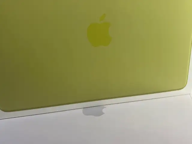 Ноутбук Apple macbook neo 8/256Gb, Душанбе