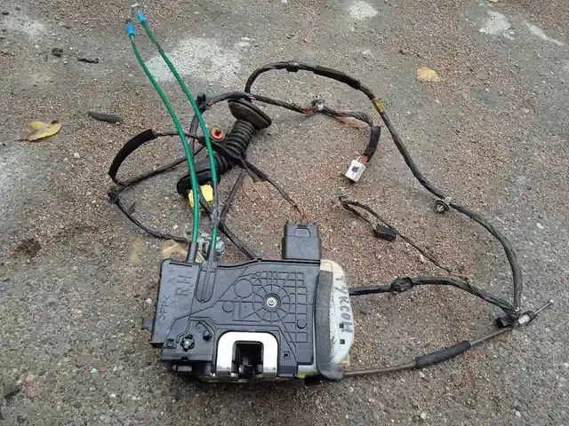 Замок двери Hyundai tucson, Худжанд