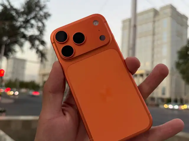 Apple iPhone 17 Pro, 256 gb, Cosmic Orange, Душанбе