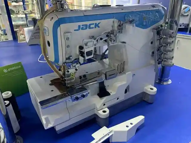 Мошинаи дузандаги Jack W4, Душанбе