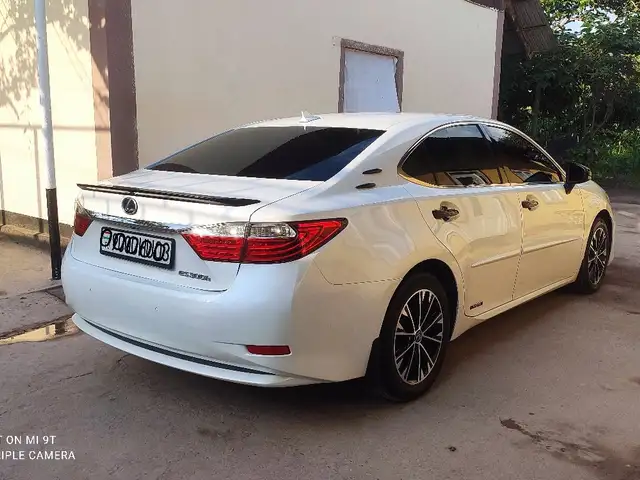 Lexus ES series