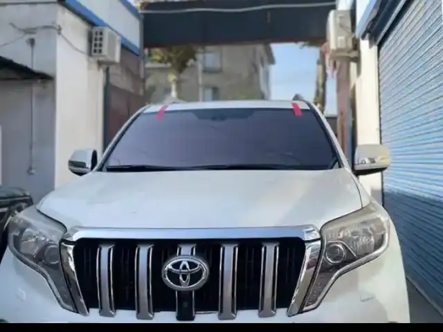 Лобовое стекло хамелеон от Toyota Prado, Душанбе
