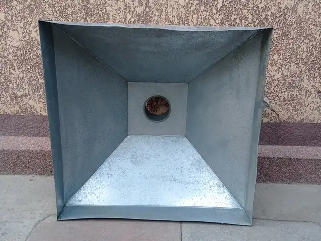 Зонт, Бобоҷон Ғафуров