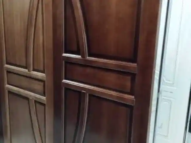 Деревянная дверь, Душанбе