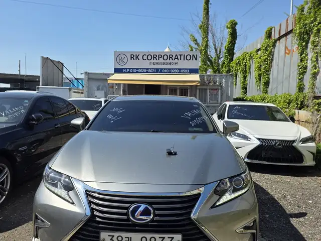 Lexus ES series