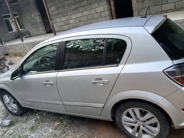 Opel Astra H