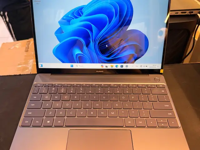 Ноутбук Huawei Matebook X i7-7/8gb/256gb, Душанбе