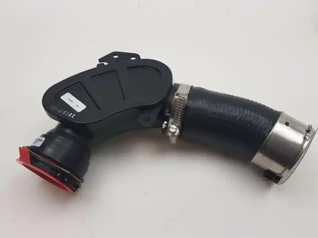 Патрубок интеркуллера. Land Rover Rover Range Rover Evoque 2011-2018 LR072134 L5, Худжанд