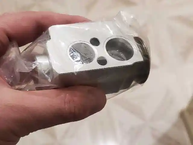 Клапан от кондиционера BMW E90, Худжанд