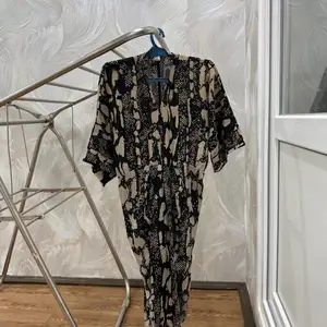 Платье тигровое, Худжанд