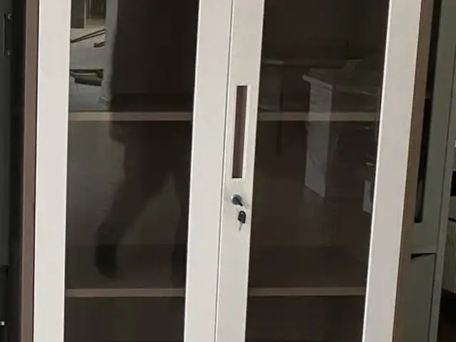 Шкаф металлический, Худжанд