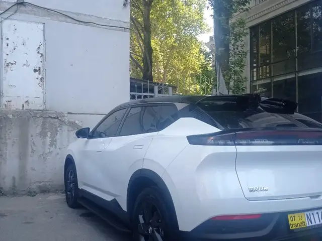 Dongfeng L7