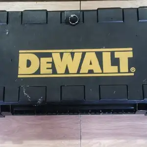 Ящик для инструментов DeWalt, Душанбе