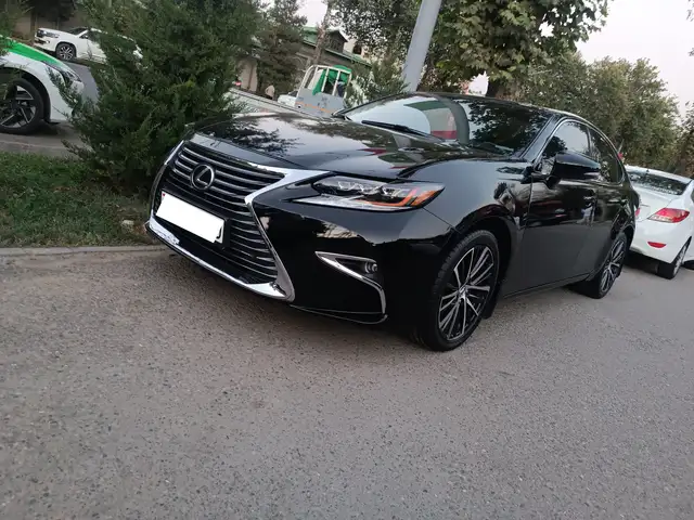 Lexus ES series