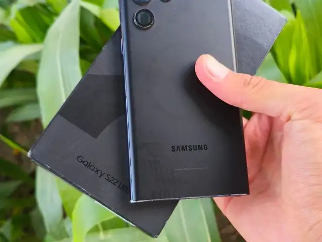 Samsung Galaxy S22 ultra 12/512Gb, Турсунзаде
