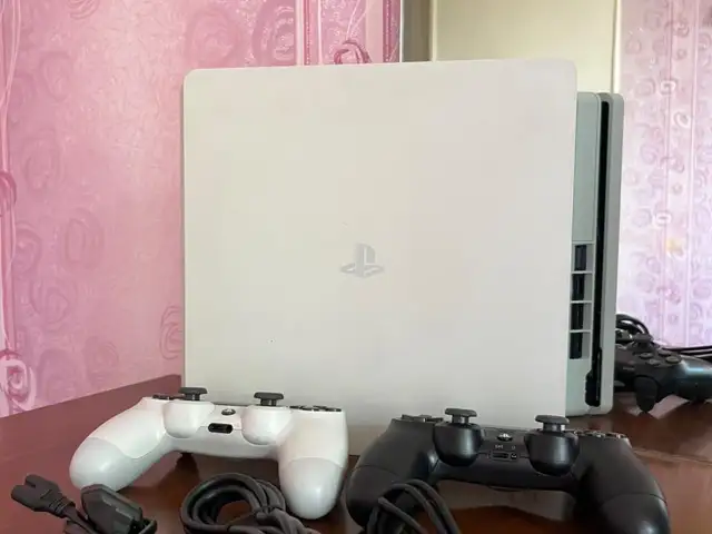 Игровая приставка Playstaysion 4slim версия а 9, Худжанд